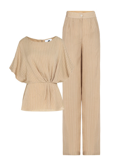Comfortable striped wide leg set, perfect as lounge wear or casual wear.